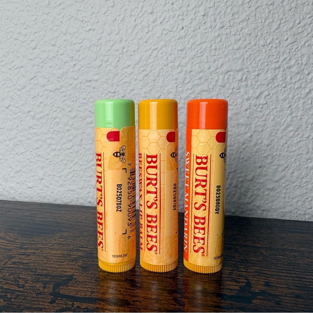 3 PK Burt’s Bees Chapstick Cucumber Mint, Beeswax & Peppermint, Sweet Mandarin - Picture 2 of 3